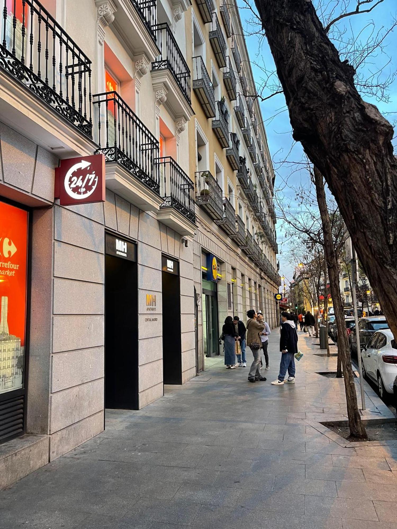 Hostal Daniel Madri Exterior foto